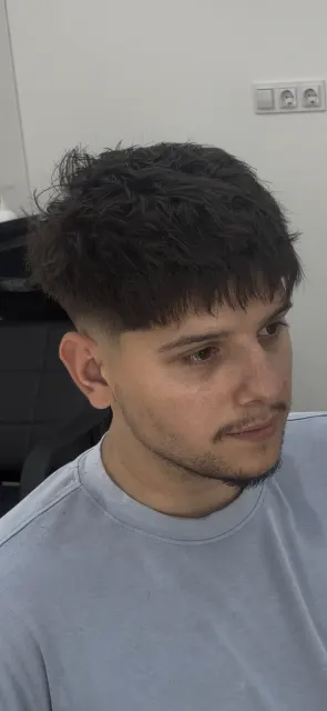 Texturált, volumenizált low taper fade